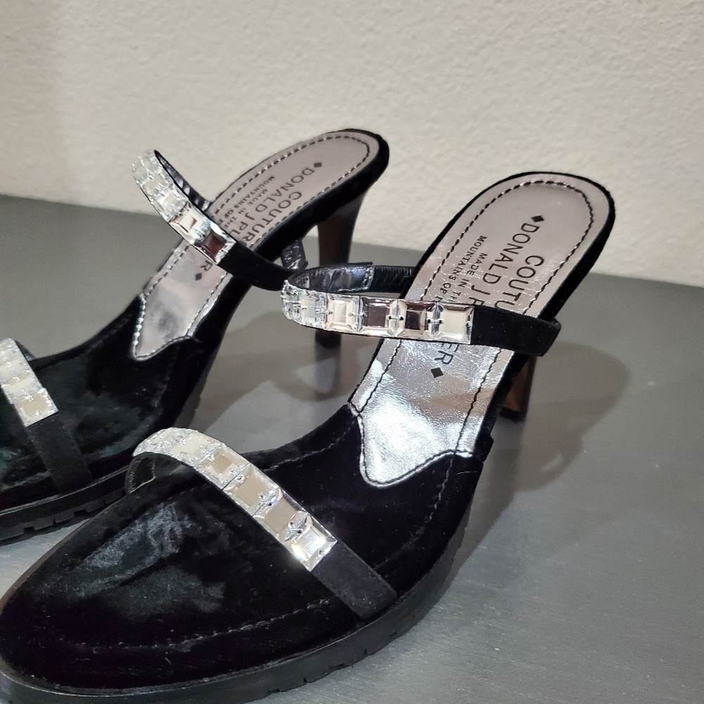 Donald J Pliner Callie Black suede Size 6.5 Mule style heels